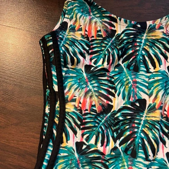 Adidas one piece bathingsuit - Picture 4 of 4